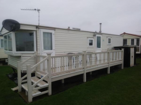 4 BERTH CARAVAN silver beach INGOLDMELLS